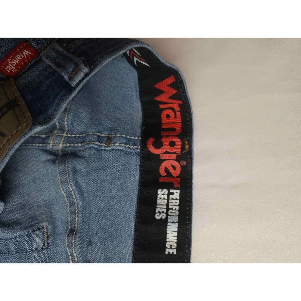 Wrangler Performance Series Mens 42x30 Straight Leg Jeans Medium Wash